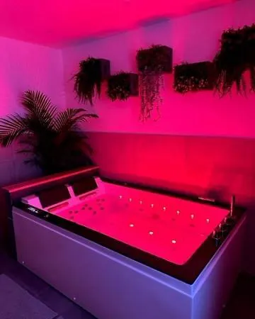 Love Room Cocooning & Spa Epinal Exterior photo